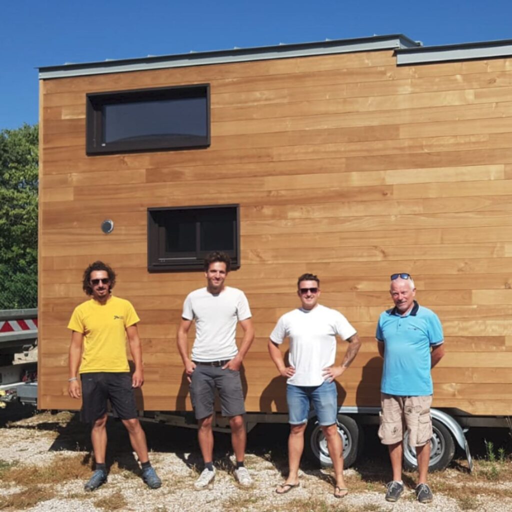 Nos clients devant leur tiny house